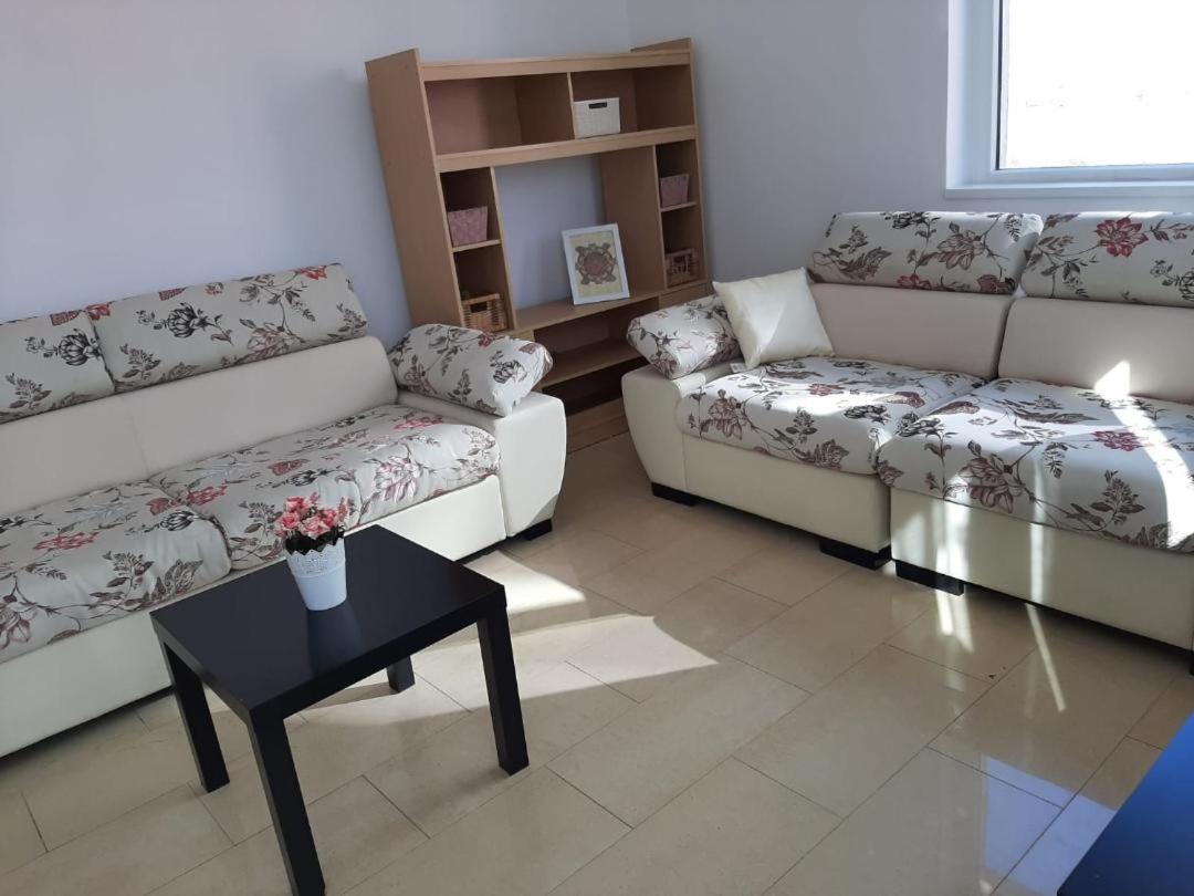 Arad Chic Apartament Uta Екстер'єр фото